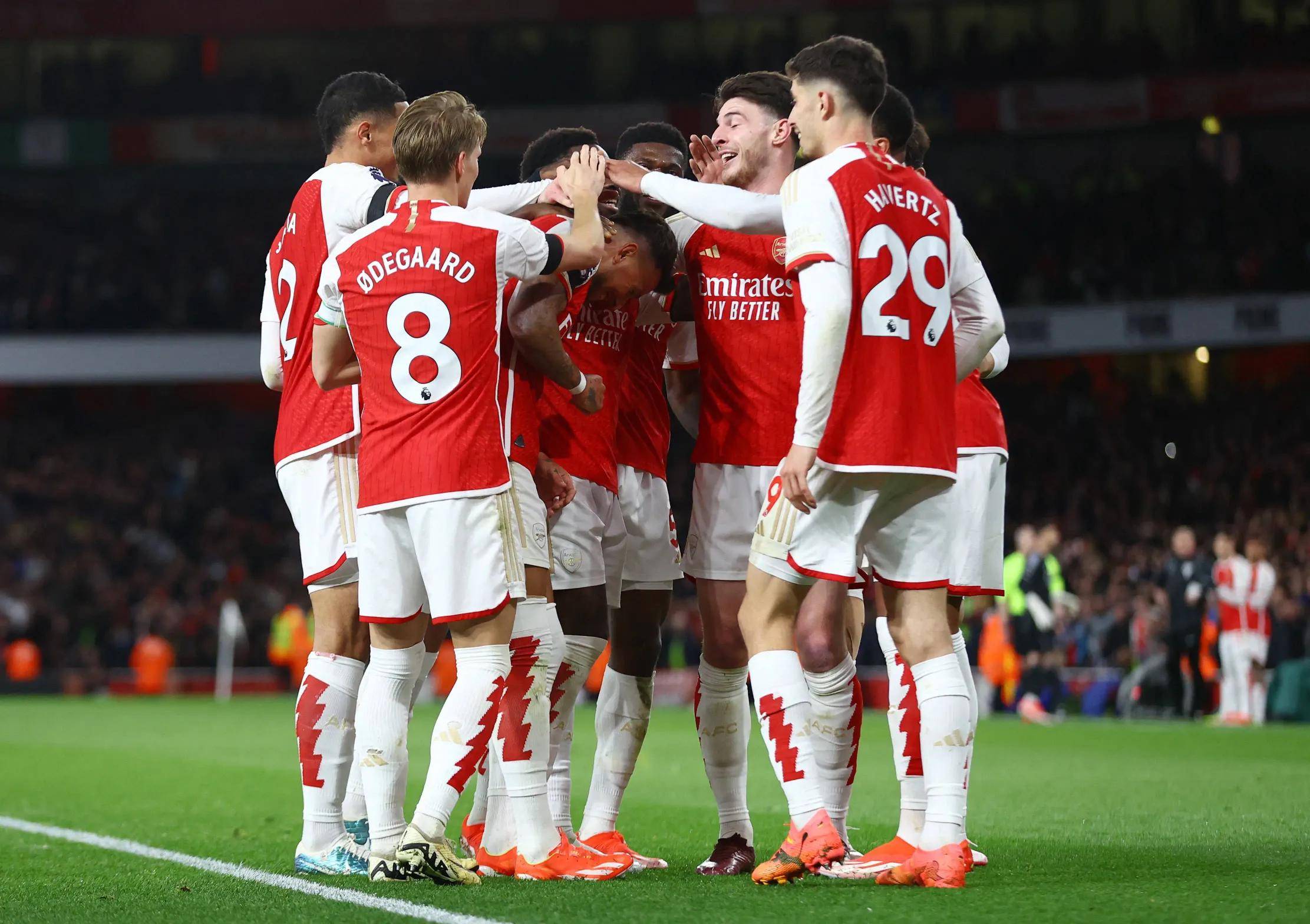 关于阿森纳主场击败南安普顿，止住连败颓势的信息